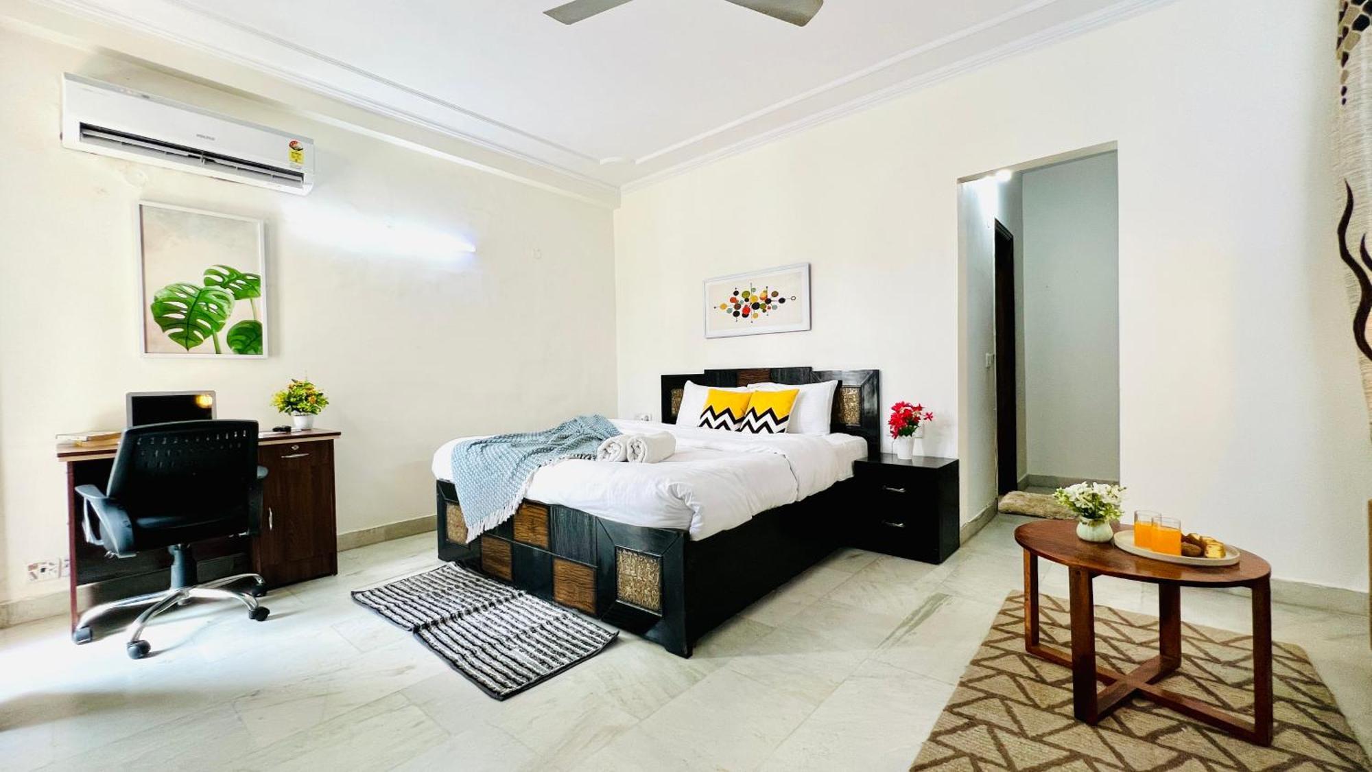 Apartment Bluo - Defence Colony - Bathtub, Kitchen *